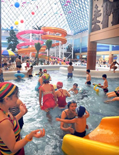 �����C��ˮ��(ch��ng)����ĳ��rȺ���ߺ�&ldquo;���r�ڄ�(d��ng)�h�f�q&rdquo;��(���ڄ�(d��ng)�����DƬ)