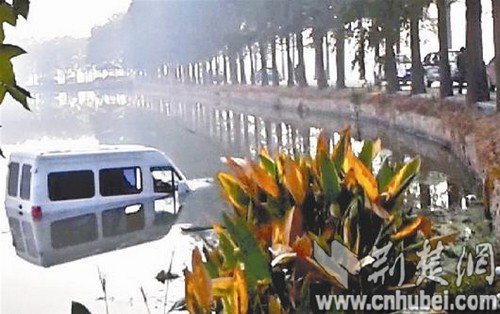 ���܇�x܇�����r�_�M���� һ����Ů����Ó�U