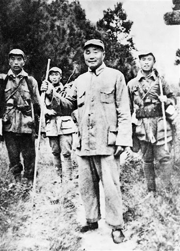 �M(j��n)���eɽ����������˾��T�H�Է�ɽԽ�X�쿴���Σ��x���(zh��n)��(ch��ng)���@�Ǹ�ɽ䁑�(zh��n)��ǰϦ�������е����ˮ����ɽ픿����Ρ�