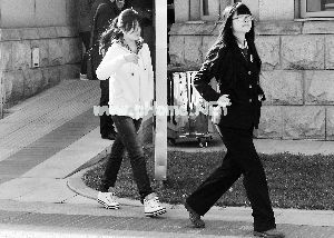 �������������D�_�ƣ����\ɫ���b�ߣ�������ͥ����ϯ�zӰӛ�� �ǌ�/�z